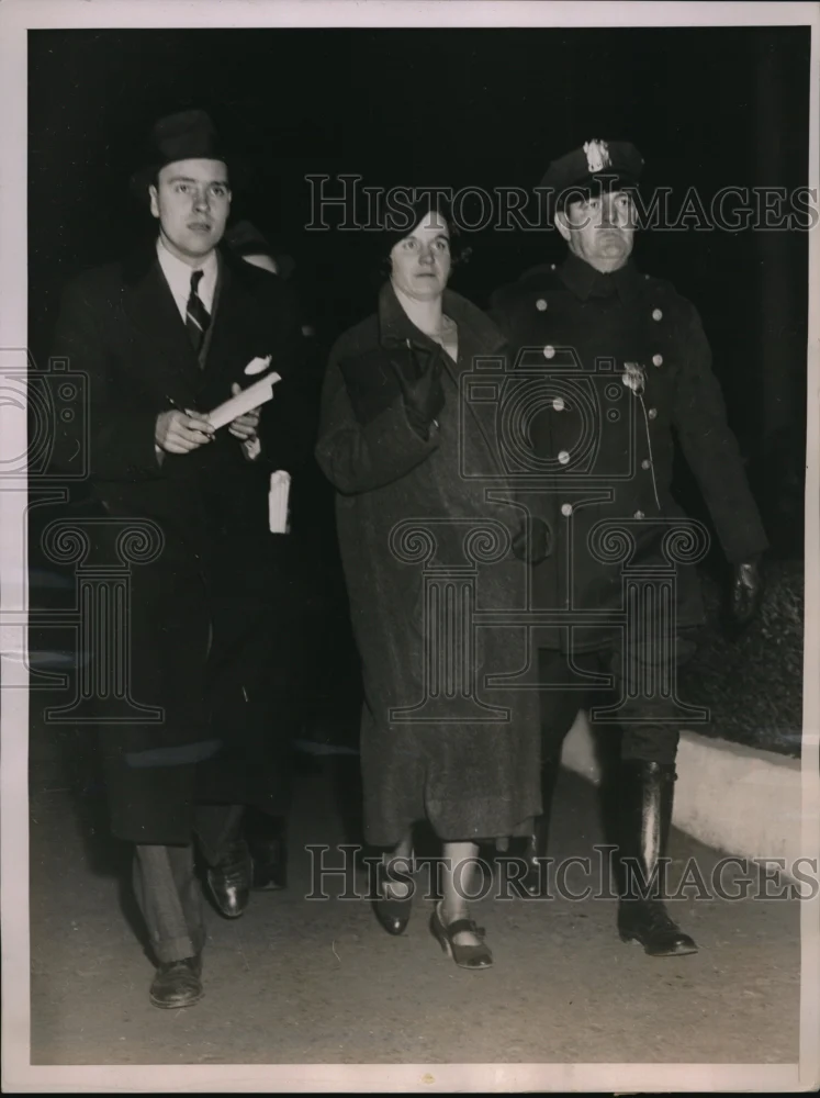 1936 Press Photo Helen Benshoff rushed to her sick sons bedside.
