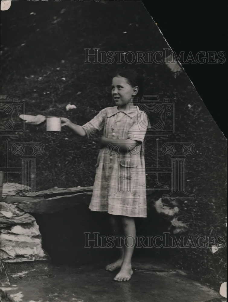 1920 Press Photo to automobiles on South Mountain in Maryland Hazel Jones is a