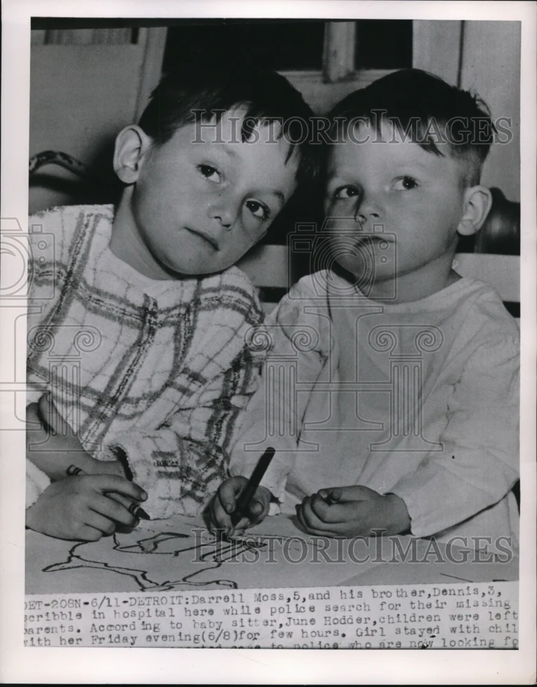 1951 Press Photo Darrell Moss and brother Dennis in Detroit area hospital