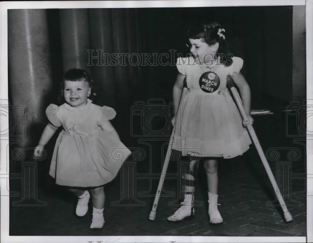 1956 Press Photo Marlene Olsen Walks With Her Sister Karen