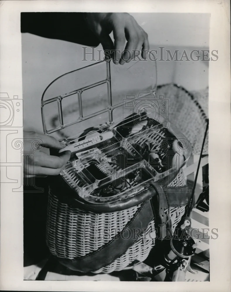 1948 Press Photo Fisherman plastic reel kit