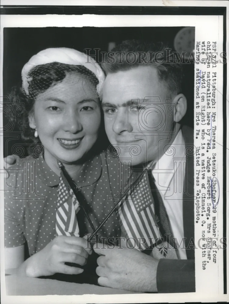 1957 Press Photo Mrs. Theresa Setsuko Shofner with husband David - ned33891