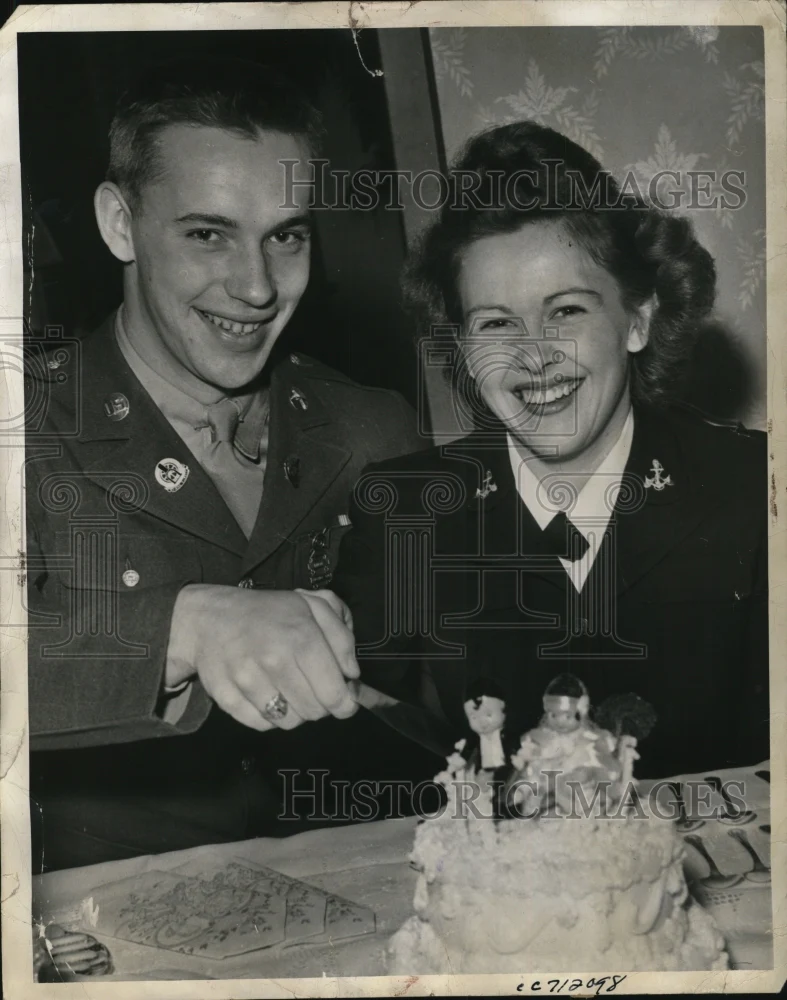 1944 Press Photo Virginia Gentry journeyed halfway across the country