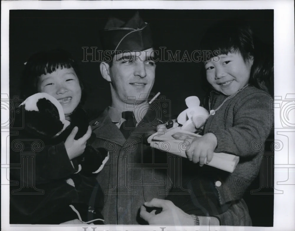 1954 Press Photo Toko Japan Sgt First Class John Sammans of the Army Honor Guard