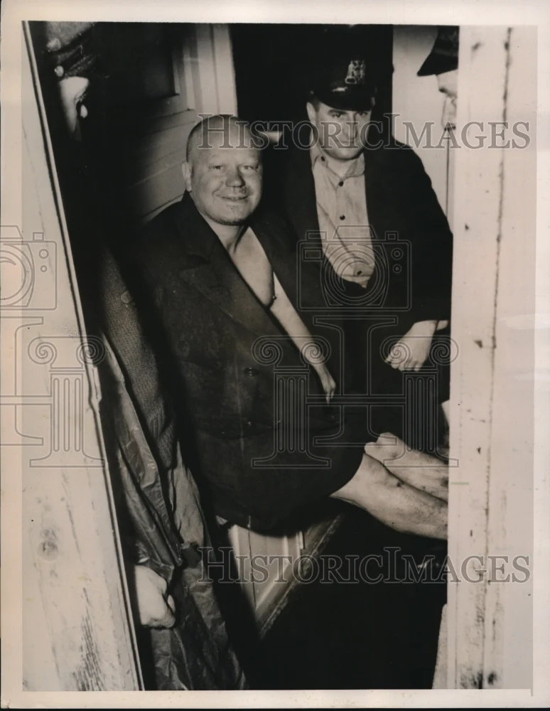 1940 Press Photo Hans Hauplein Found Naked On Railroad Trestle By Police
