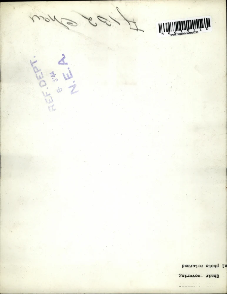 1944 Press Photo Chair Covering - ned39220 - Image 2