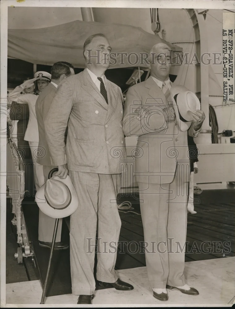 1939 Press Photo Roosevelt Receives 21 Gun salute