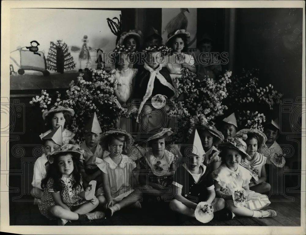 1936 Press Photo Ludlow School Maysole Dance