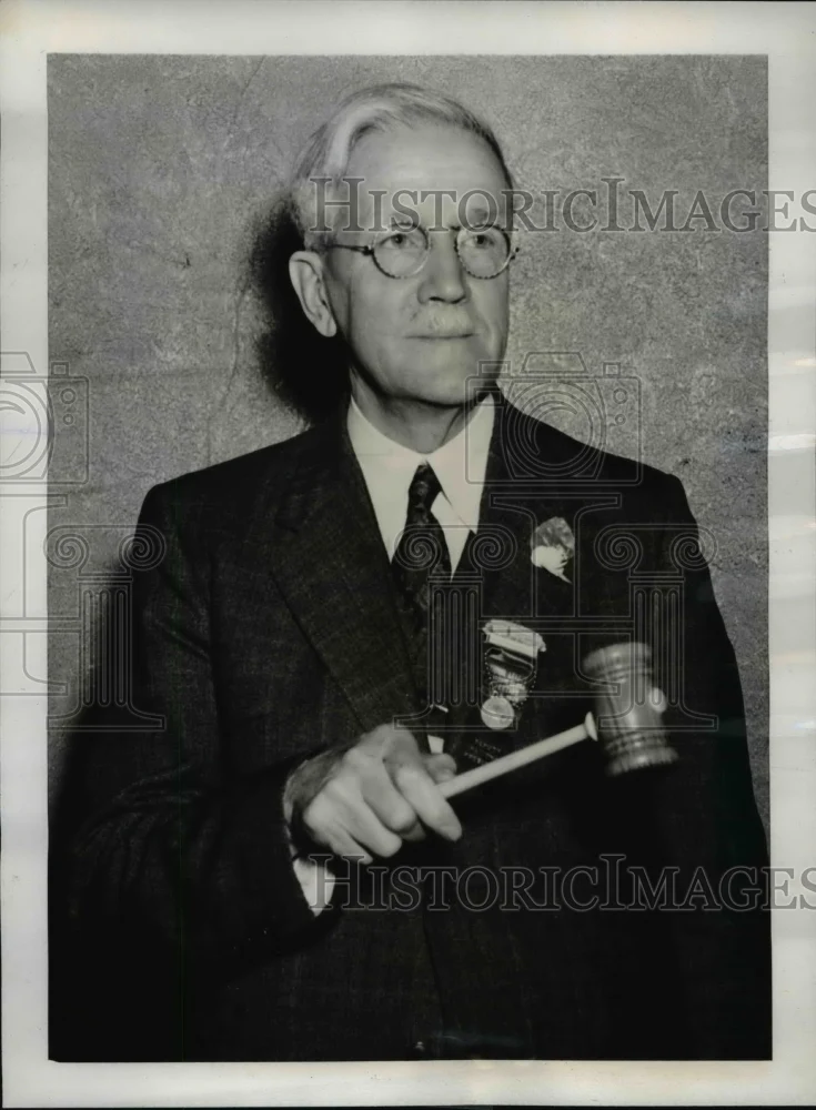 1938 Press Photo Philadelphia PA Samuel H Scharschmidt of Cleveland with his
