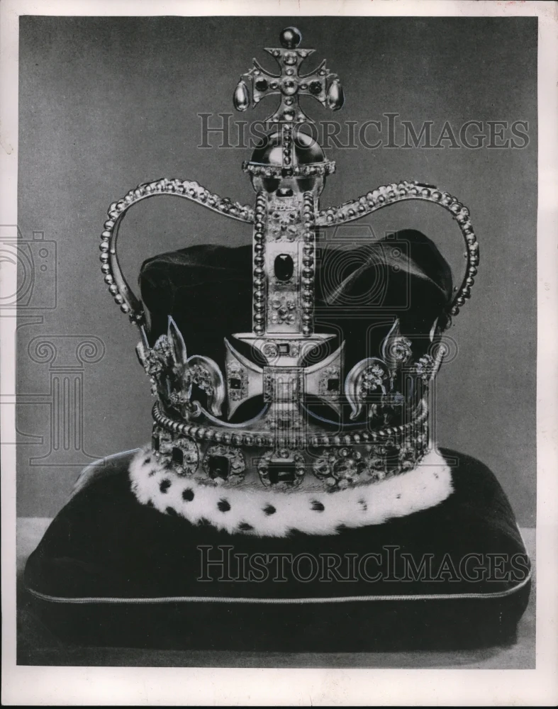 1953 Press Photo Ancient Crown of St. Edward