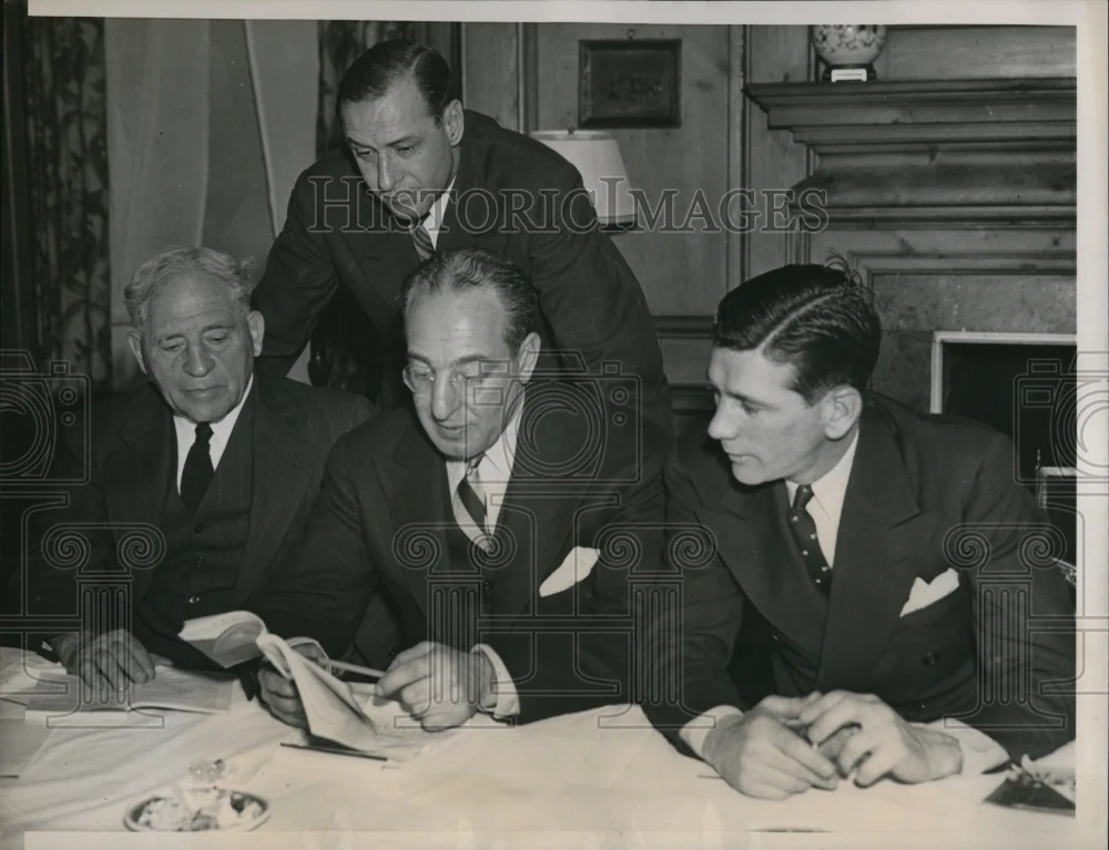1938 Press Photo Chicago Football Coaches Assoc. Amos A Stagg, Lou Little,