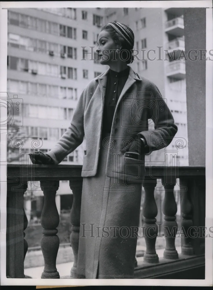 1953 Press Photo Model wearing a camel hair suit