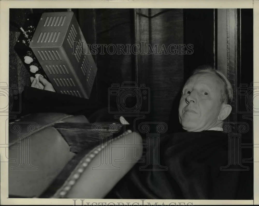 1954 Press Photo Judge Edward Blythin controlling sound system