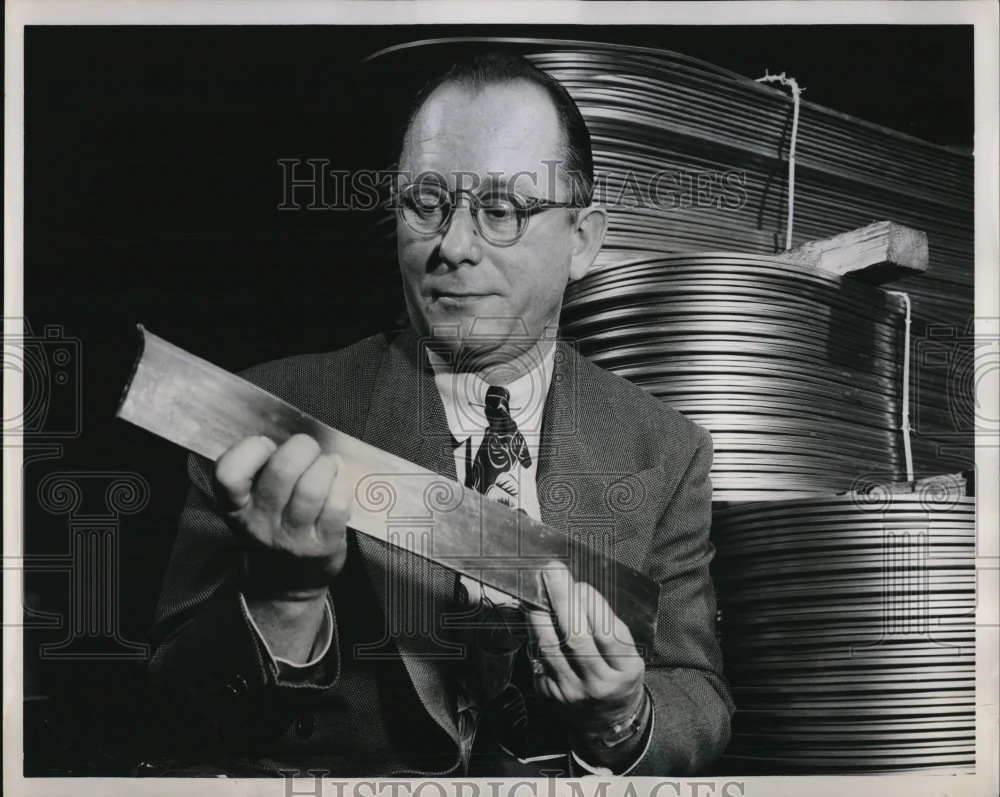 1954 Press Photo General Electric Co. employee, John S. Erwin