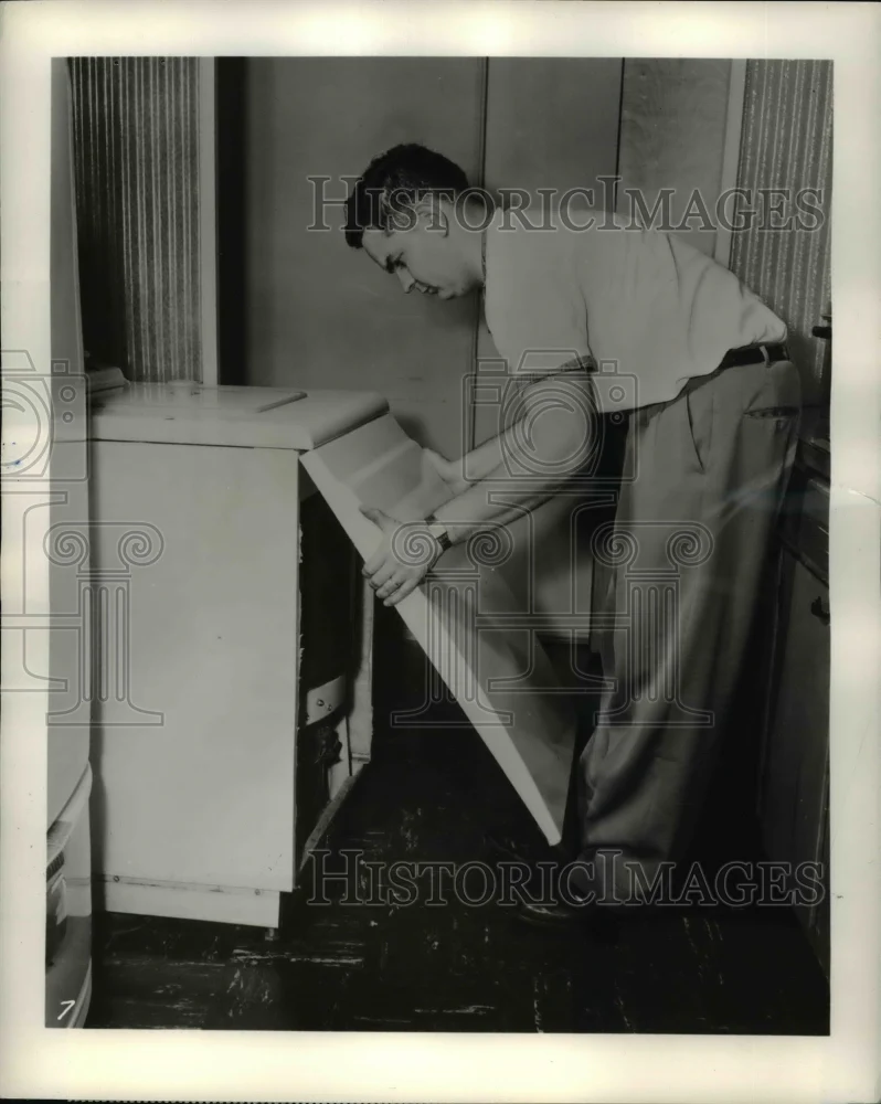 1958 Press Photo Sound conditioning washer in 15 minutes for $2.