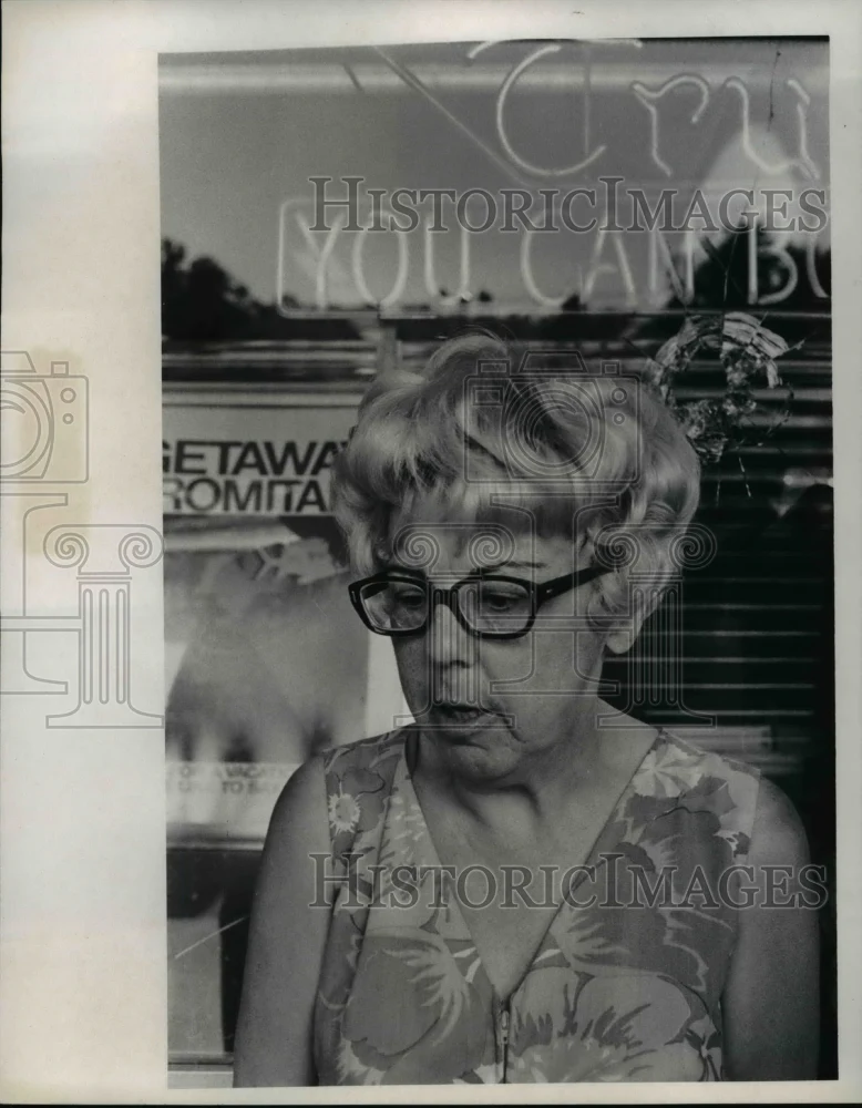 1969 Press Photo Mrs. James M. Phillips of Chatwoods in Euclid