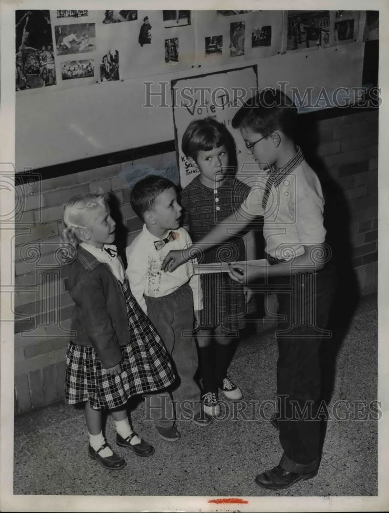 1957 Press Photo Susan Zanko, Rankin, Cath Schwat, Roland Pike Kirtland school