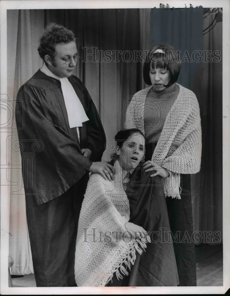 1970 Press Photo Mentor High School Students in Play - ned94266