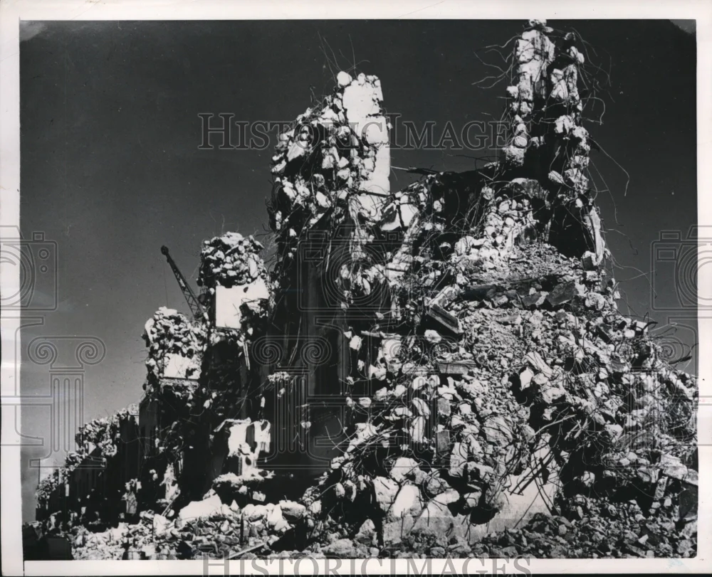 1951 Press Photo Dearborn Mich Demo of 82 obsolete plane testing cells Ford Co