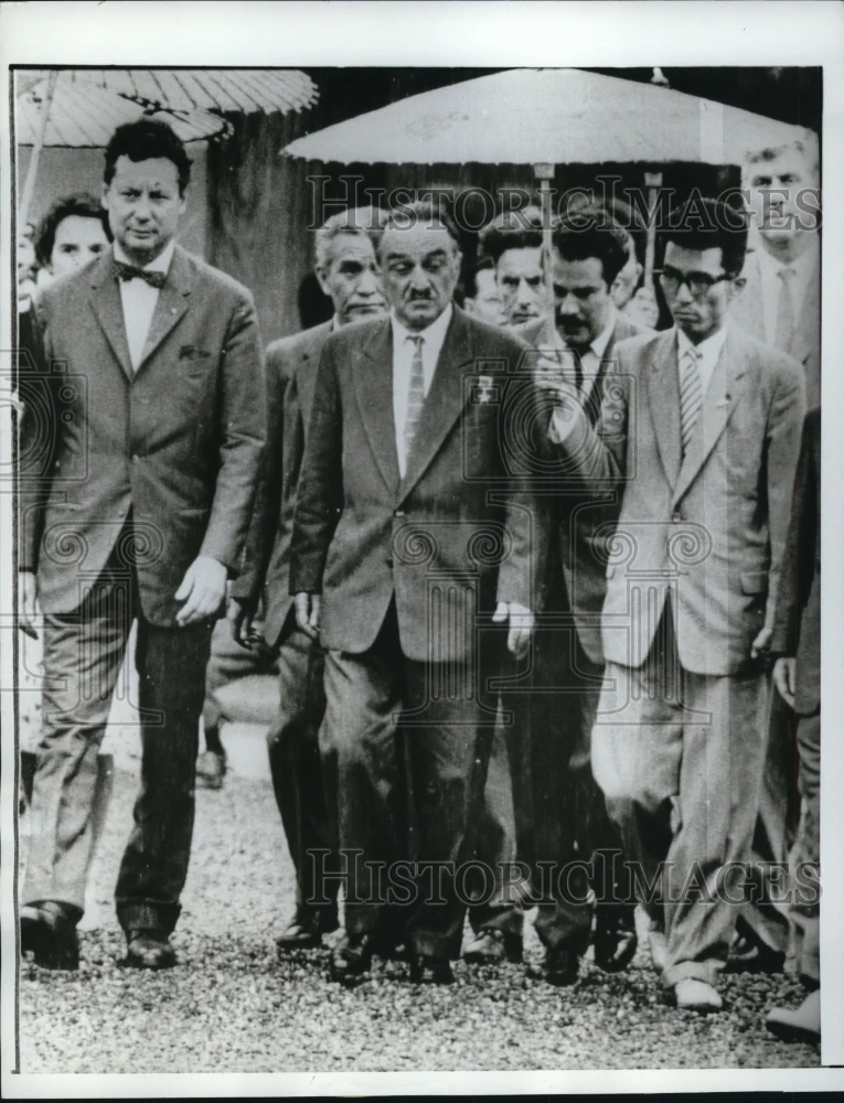 1961 Press Photo Russian Deputy Premier Anastas Mikoyan visits Nijo castle