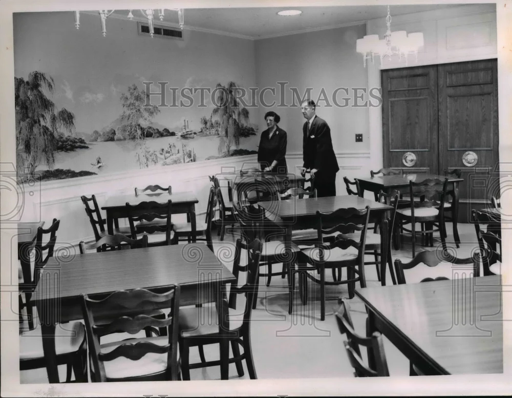 1961 Press Photo Margaret Wagner & Brother in Dining Room at & Nuraing Home