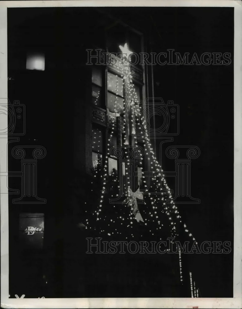 1954 Press Photo Christmas Light Display, Downtown Cleveland