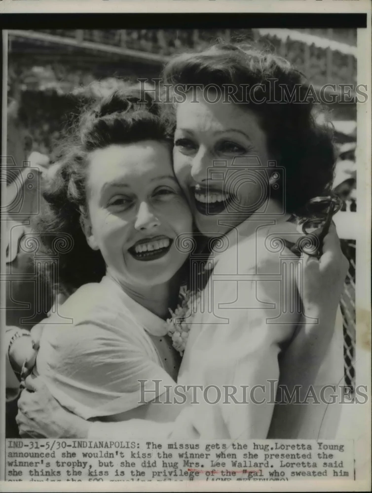 1951 Press Photo Loretta Young wont kiss winner, Mrs Lee Wallard, Indianapolis