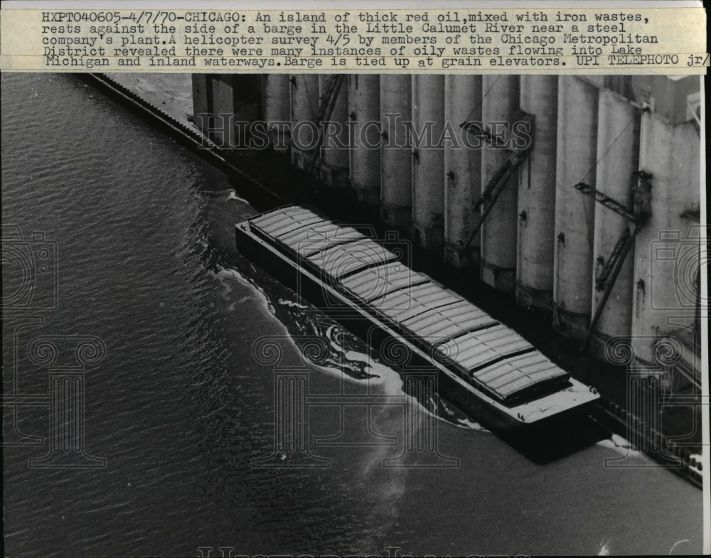 1970 Press Photo Barge In Little Calumet River Near Steel Company Plant