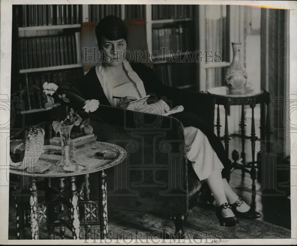 1940 Press Photo Authoress Mary Roberts Rhinehart at her home - nee49852