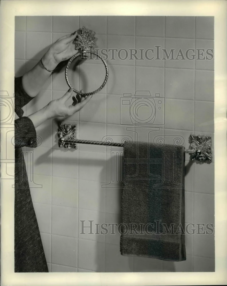 1958 Press Photo Elegant Styling enhance bathroom decor - nee66348