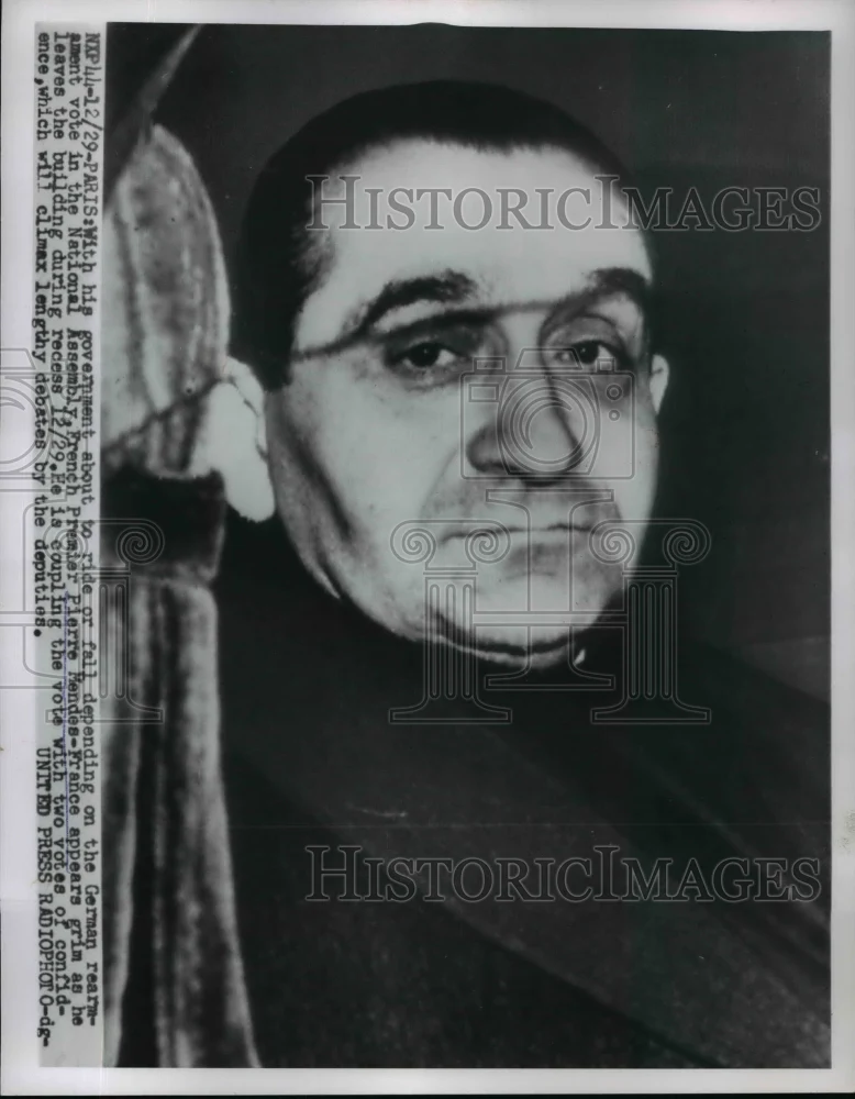 1956 Press Photo Premier Pierre Mendes-France As He Leaves The Building