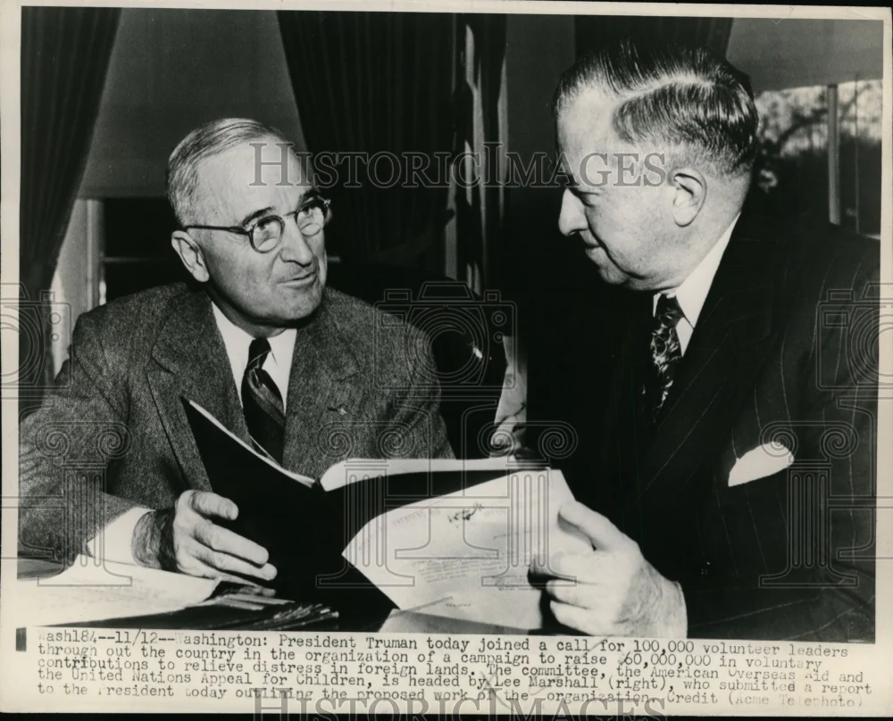 1947 Press Photo Pres. Truman with Lee Marshall at the White House - nee94788