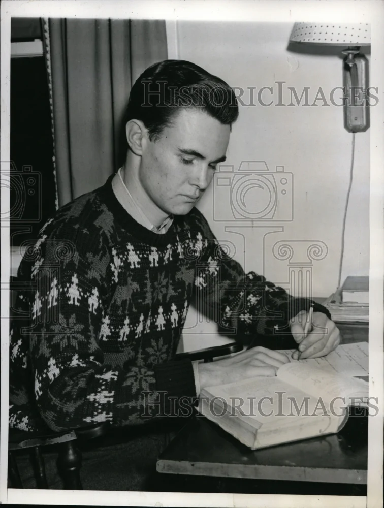 1944 Press Photo Kennth Battles joined N.Y. Yankees as a Southpaw Pitcher