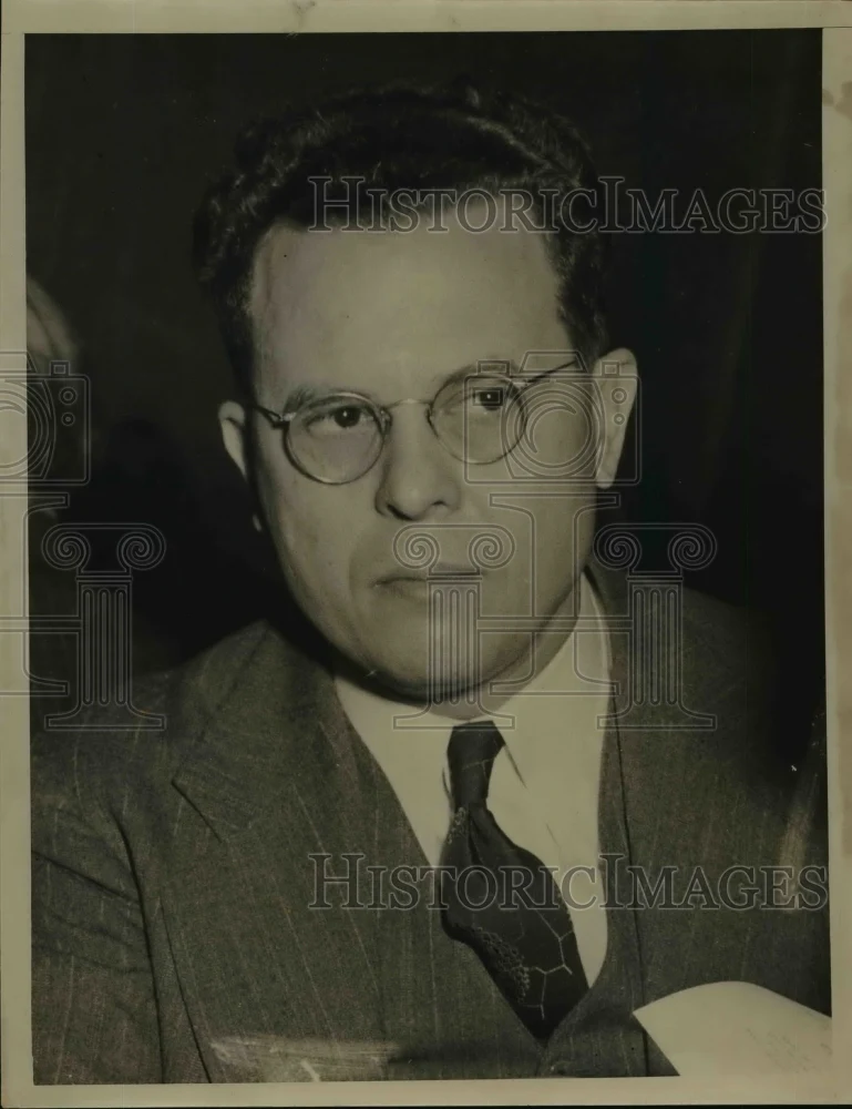 1950 Press Photo Ray Blough Director of Research Division US Treasury
