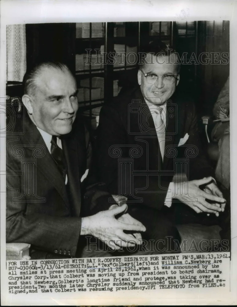 1961 Press Photo LL Colbert & William Newberg make announcement - nef03375