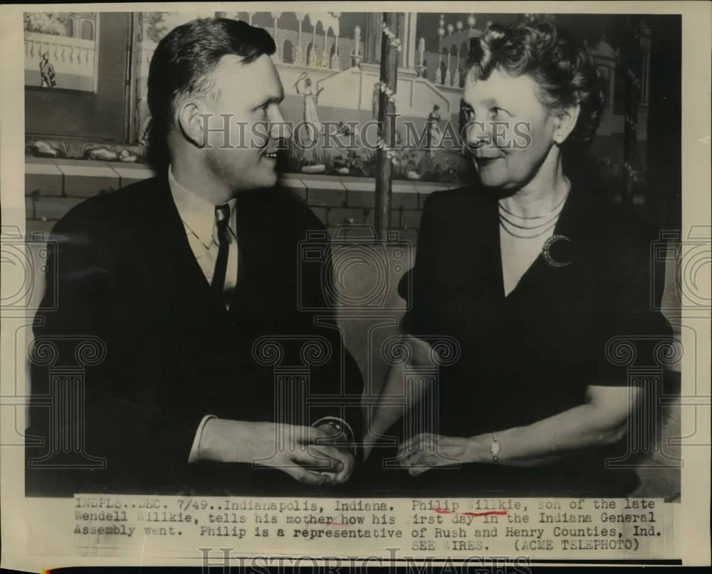 1949 Press Photo Philip Willkie son of late Wendell Willkie talks with mother