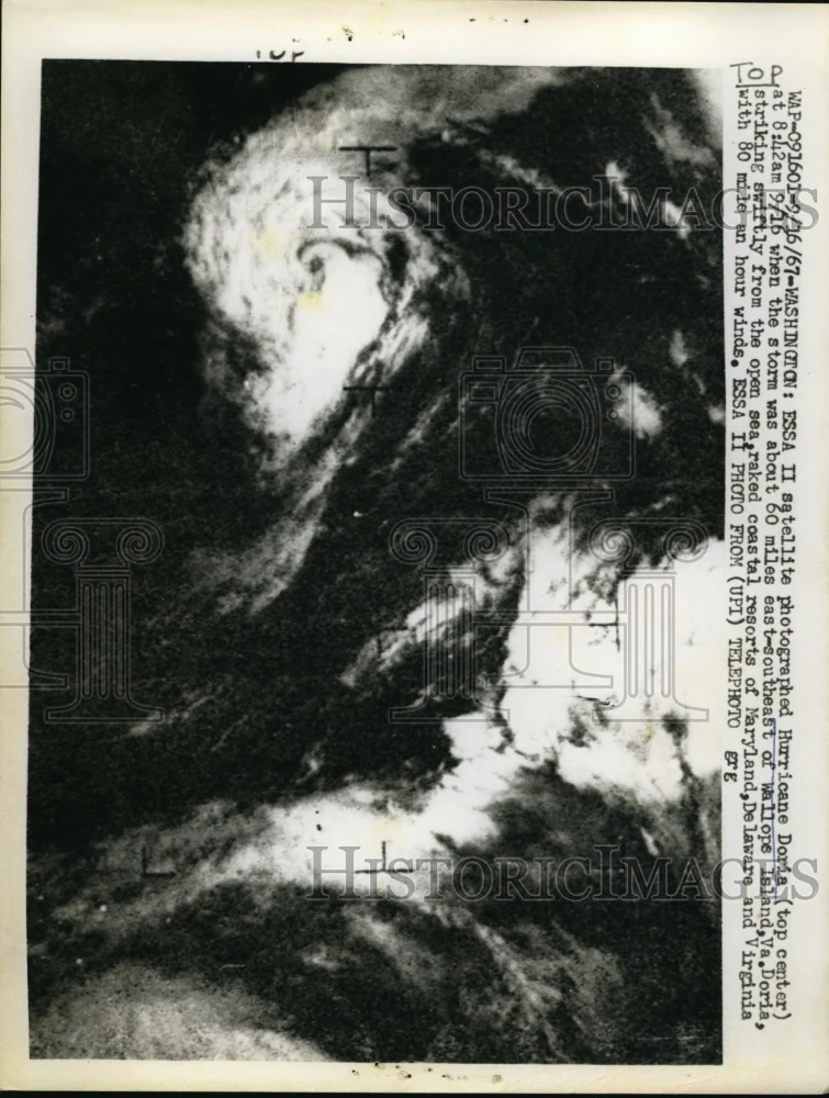 1967 Press Photo Satellite Photographed During Hurricane Doris Island Virginia