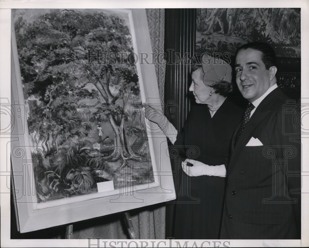 1953 Press Photo Mrs. Eisenhower and Ambassador of Brazil View Painting of Tree