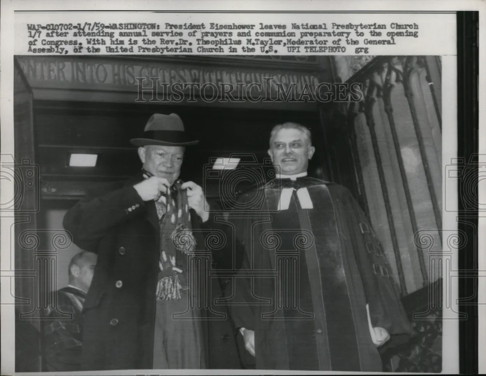 1959 Press Photo Pres Eisenhower leaves Presbyterian Church After Annual Service