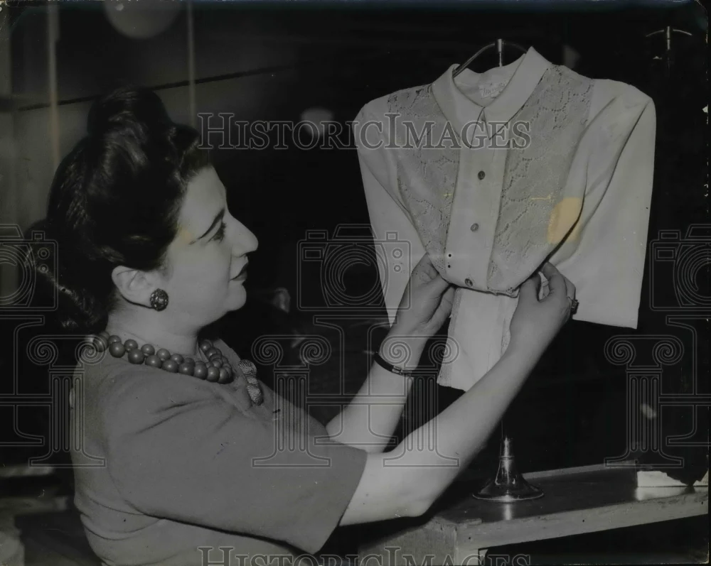 Press Photo Betty Collin of East London - nef19546