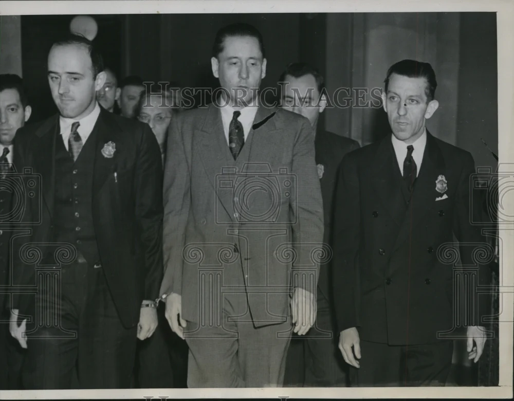 1939 Press Photo Jack Russell Leaving Chicago Federal Court - nef25710