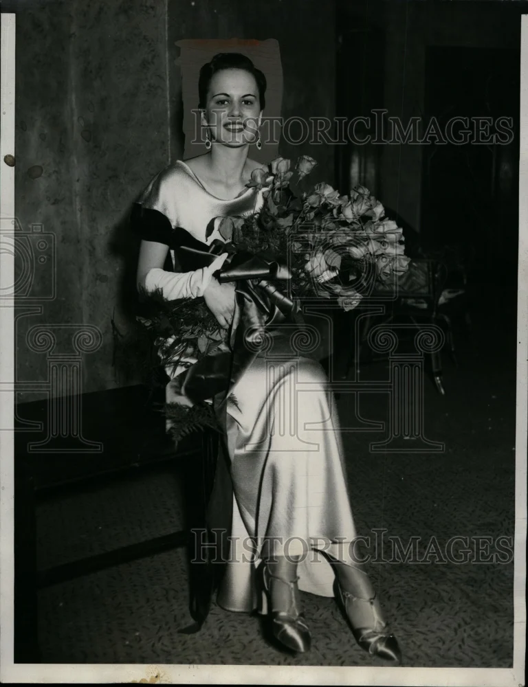 1933 Press Photo Blanche Waddell at Northwestern University Charity Ball