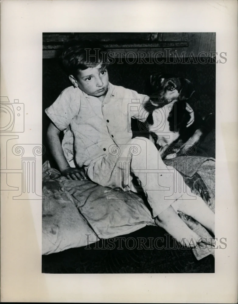 1950 Press Photo Clarence Swope Lost in Mountains for 17 Hours with His Dog