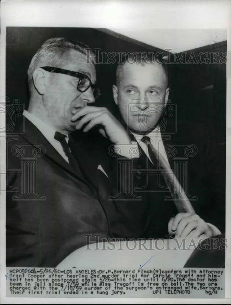 1960 Press Photo Dr Bernard Finch and Grant Cooper Confer after Murder Hearing