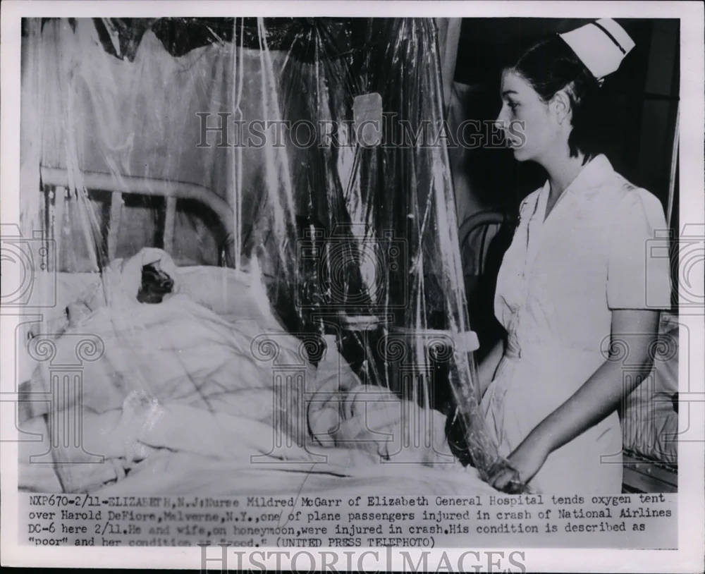 1952 Press Photo Harold DeFiore in Elizabeth General Hospital after Plane Crash