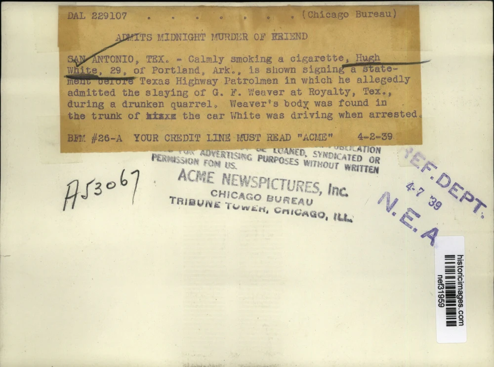 1939 Press Photo Hugh White Signs G.F. Weaver Murder Statement, San Antonio - Image 2