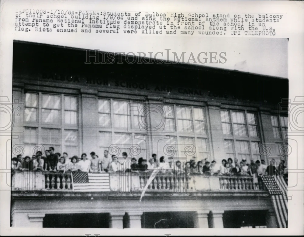 1964 Press Photo Balboa Student at balcony white Panama Student demonstrate