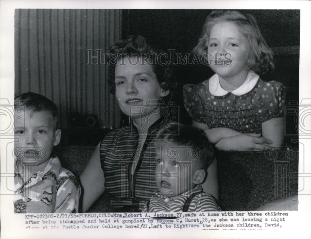 1956 Press Photo Mrs Robert Jackson Safe at Home With Children After Kidnapping