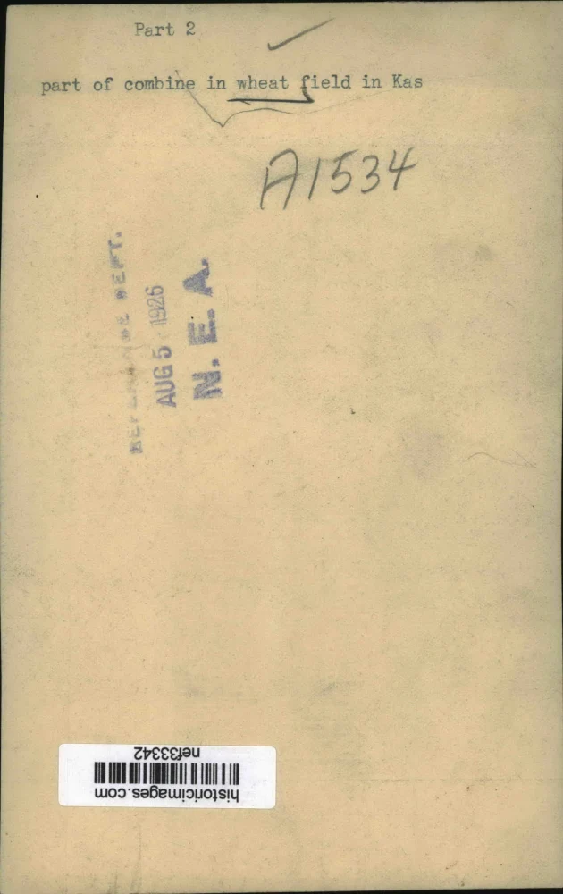1926 Press Photo Combine in Wheat Field, Kansas - nef33342 - Image 2