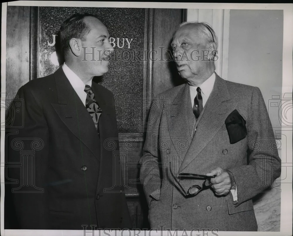 1953 Press Photo Alfred Sloan, Lawyer at DuPont Antitrust Trial, Chicago